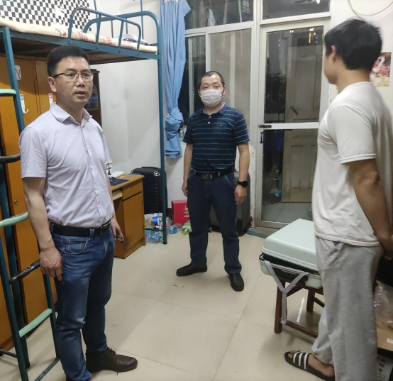 前程似锦,一片光明——江南JNSport体育下寝看望毕业生
